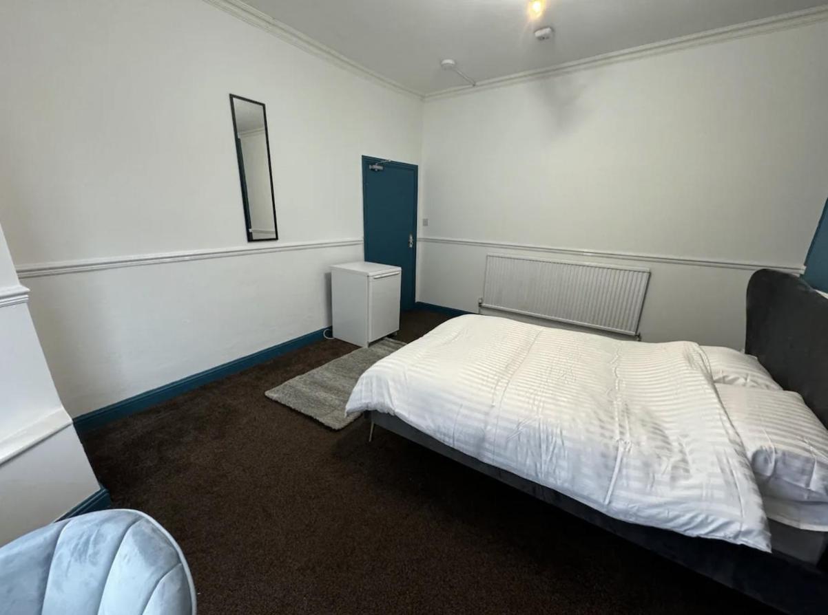 Privatunterkunft Comfortable In Shared Detached House